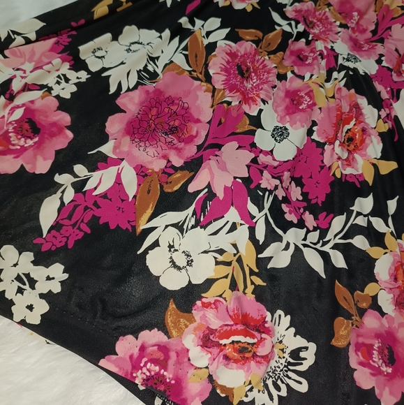 Maxine Of Hollywood Swim Suit - Picture 12 of 15